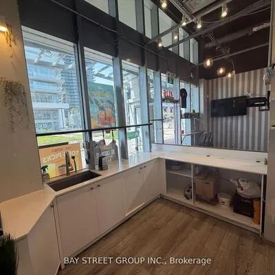 58,&nbsp;Marine Parade, Mimico, Toronto