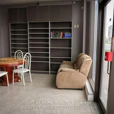 1,&nbsp;De Boers, York University Heights, Toronto