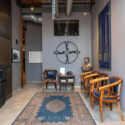 25,&nbsp;Morrow, Roncesvalles, Toronto