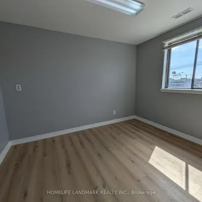 100,&nbsp;Rexdale, Rexdale-Kipling, Toronto