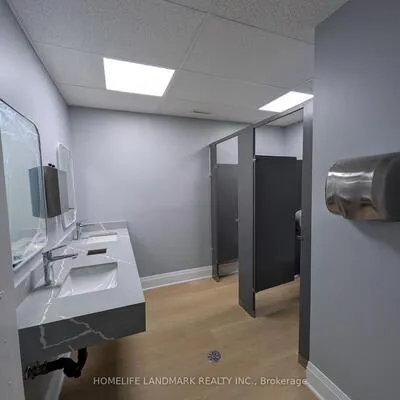 100,&nbsp;Rexdale, Rexdale-Kipling, Toronto