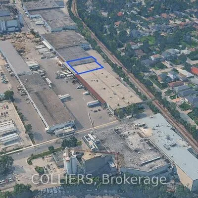 69-71,&nbsp;Huxley, Downsview-Roding-CFB, Toronto