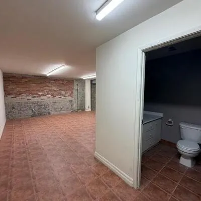 5,&nbsp;Adrian, Weston-Pellam Park, Toronto