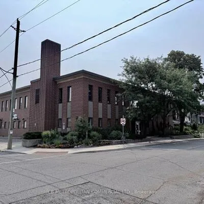 139,&nbsp;Mulock, Junction Area, Toronto