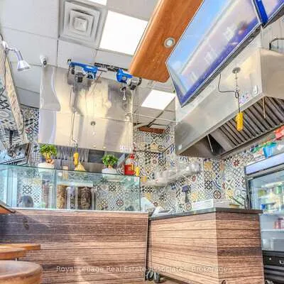 Commercial for sale, 750, Spadina, University, Toronto
