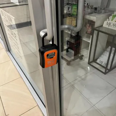 Commercial for sale, 384, Yonge, Bay Street Corridor, Toronto