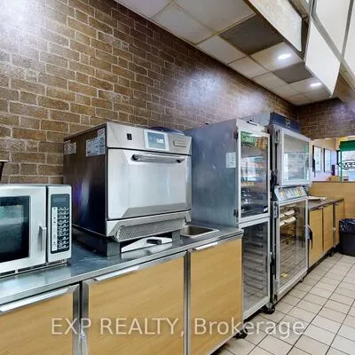 Commercial for sale, 105, Parkway Forest, Henry Farm, Toronto