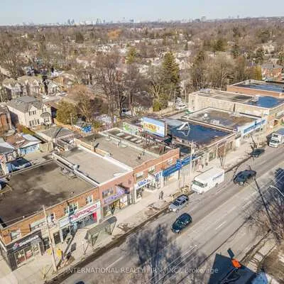 796-800,&nbsp;Eglinton, Leaside, Toronto