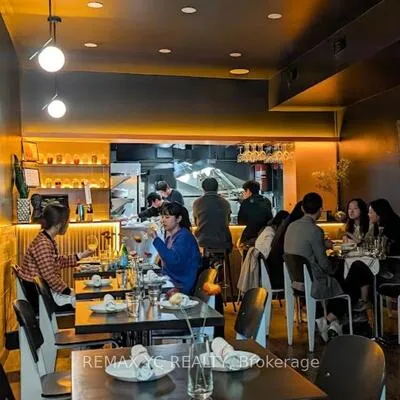 Commercial for sale, 646, Queen, Trinity-Bellwoods, Toronto