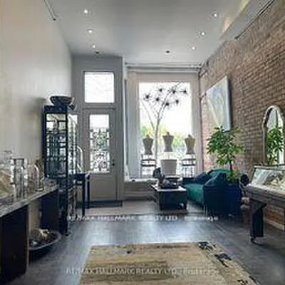 173,&nbsp;Queen, Moss Park, Toronto