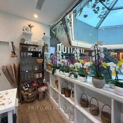 Commercial for sale, 2, St. Clair, Rosedale-Moore Park, Toronto