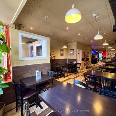 Commercial for sale, 586, Bloor, Annex, Toronto