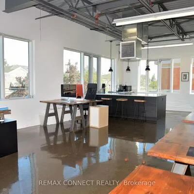 Commercial for sale, 41, Industrial, Thorncliffe Park, Toronto