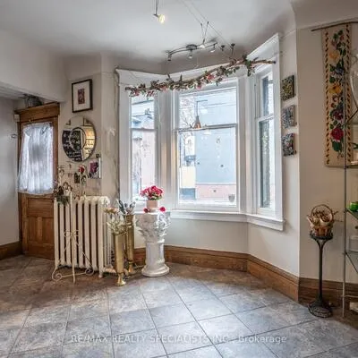 204,&nbsp;Dupont, Annex, Toronto