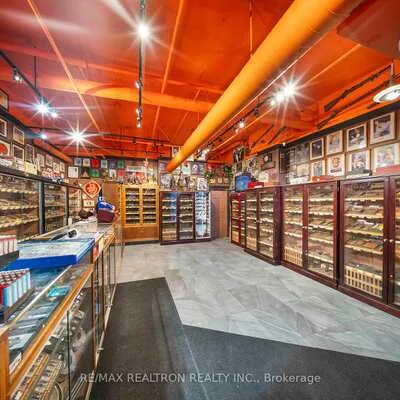 Commercial for sale, 85, McCaul, Kensington-Chinatown, Toronto