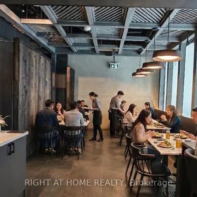 Commercial for sale, 6, Eglinton, Mount Pleasant West, Toronto