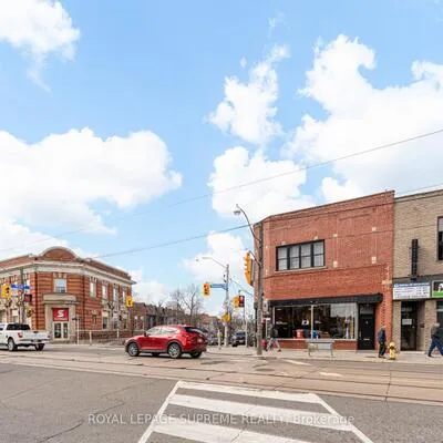 1612,&nbsp;Dundas, Little Portugal, Toronto