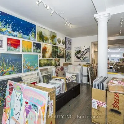 106,&nbsp;Harbord, University, Toronto
