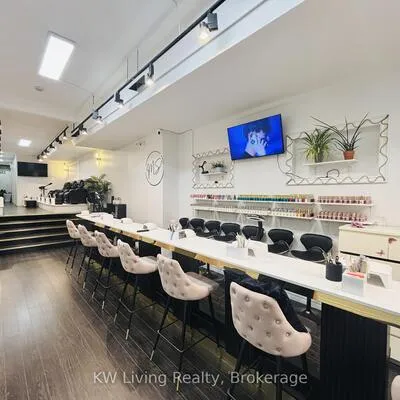 680,&nbsp;Queen, Trinity-Bellwoods, Toronto