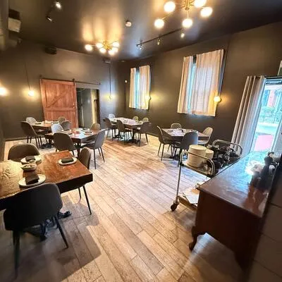 119,&nbsp;Harbord, University, Toronto