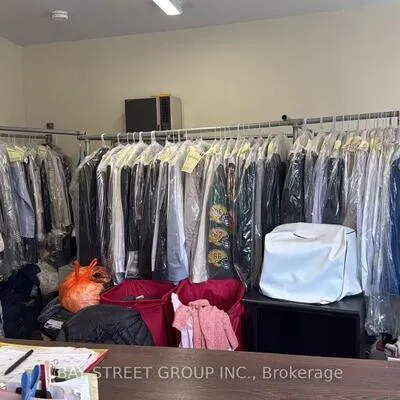 674,&nbsp;College, Palmerston-Little Italy, Toronto