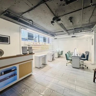 1300,&nbsp;Bay, Annex, Toronto