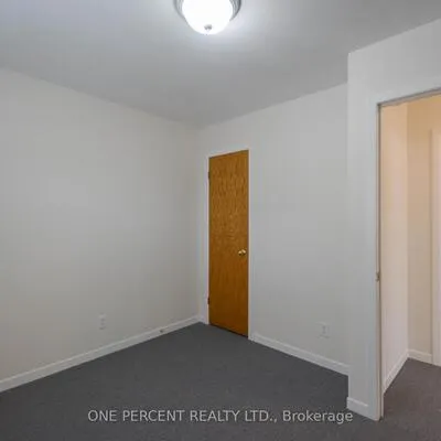 204,&nbsp;Sheppard, Lansing-Westgate, Toronto