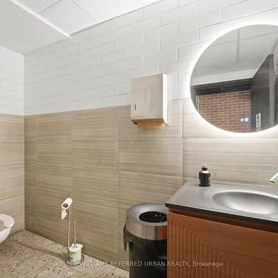 35,&nbsp;McCaul, Kensington-Chinatown, Toronto