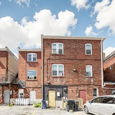 2107,&nbsp;Yonge, Yonge-Eglinton, Toronto