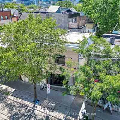 819,&nbsp;Dundas, Trinity-Bellwoods, Toronto