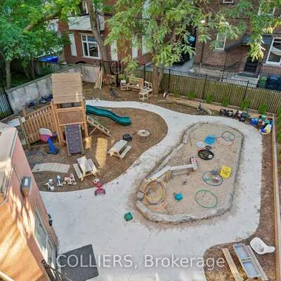 34,&nbsp;Madison, Annex, Toronto