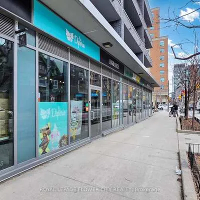 320,&nbsp;Richmond, Moss Park, Toronto