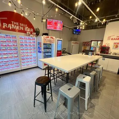 233,&nbsp;College, Kensington-Chinatown, Toronto