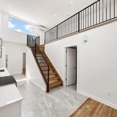 96,&nbsp;Harbord, University, Toronto