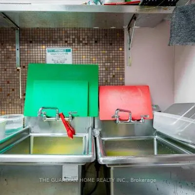18,&nbsp;Wynford, Banbury-Don Mills, Toronto
