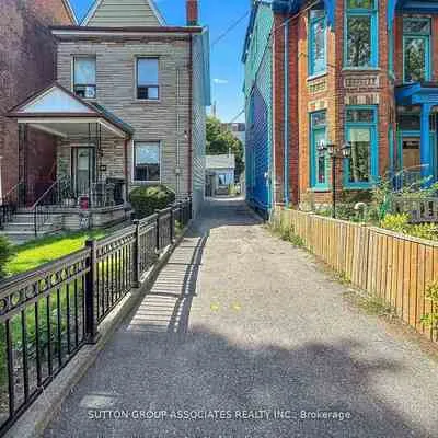 415,&nbsp;Brunswick, Annex, Toronto