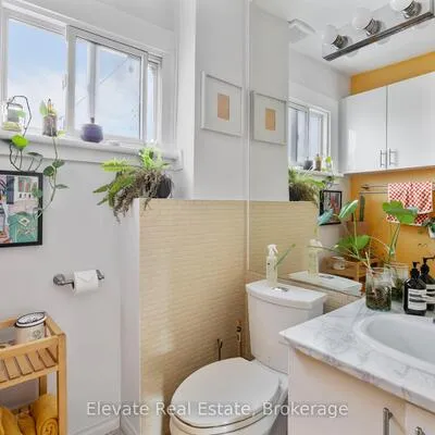 846,&nbsp;College, Palmerston-Little Italy, Toronto