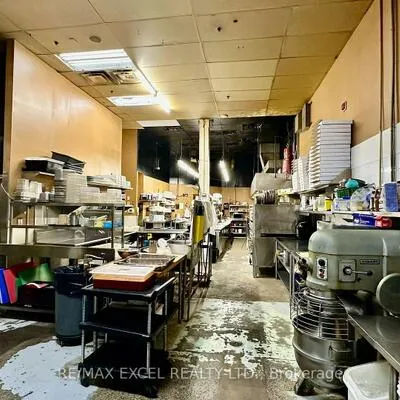 865,&nbsp;York Mills, Banbury-Don Mills, Toronto