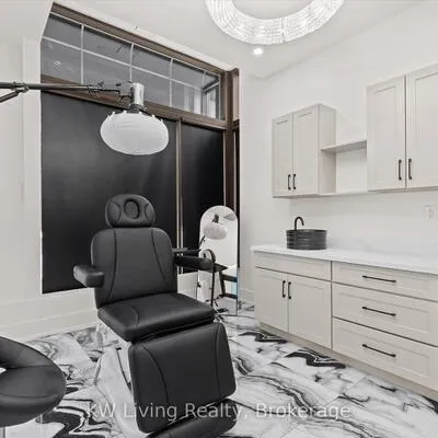 38,&nbsp;Avenue, Annex, Toronto