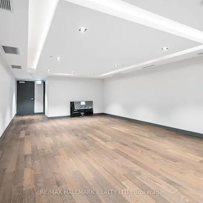 Commercial for sale, 1350, Kingston, Birchcliffe-Cliffside, Toronto