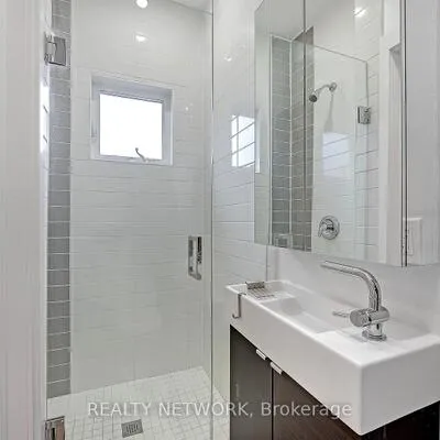 Commercial for sale, 1415, Gerrard, Greenwood-Coxwell, Toronto