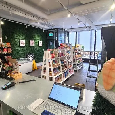 Commercial for sale, 862, Pape, Broadview North, Toronto