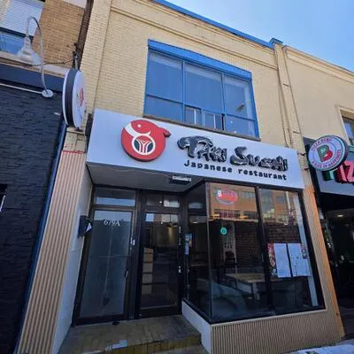 679,&nbsp;Danforth, Blake-Jones, Toronto