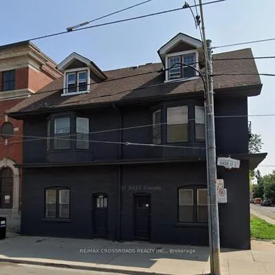 1351,&nbsp;Queen, Greenwood-Coxwell, Toronto