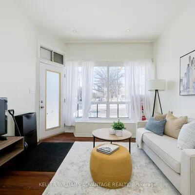 493,&nbsp;Jones, Blake-Jones, Toronto