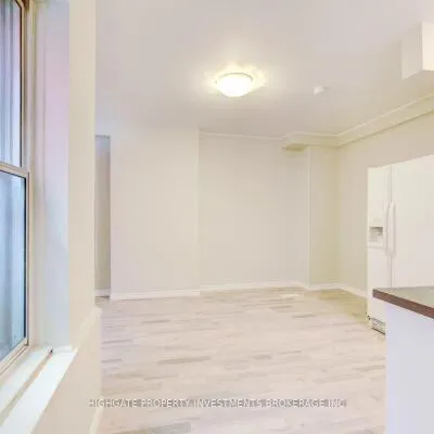 1234,&nbsp;Woodbine, Danforth Village-East York, Toronto