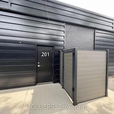 777,&nbsp;Warden, Clairlea-Birchmount, Toronto