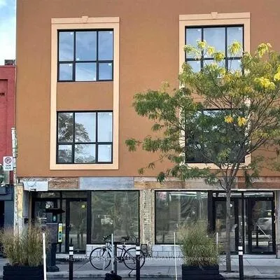 721,&nbsp;Danforth, Blake-Jones, Toronto