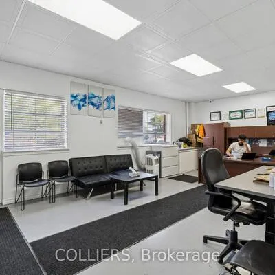 122,&nbsp;Manville, Clairlea-Birchmount, Toronto
