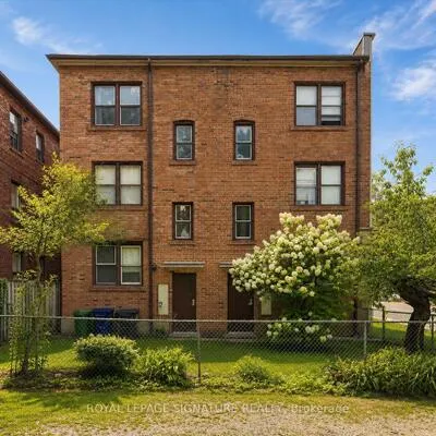 Commercial for sale, 2479, Queen, The Beaches, Toronto